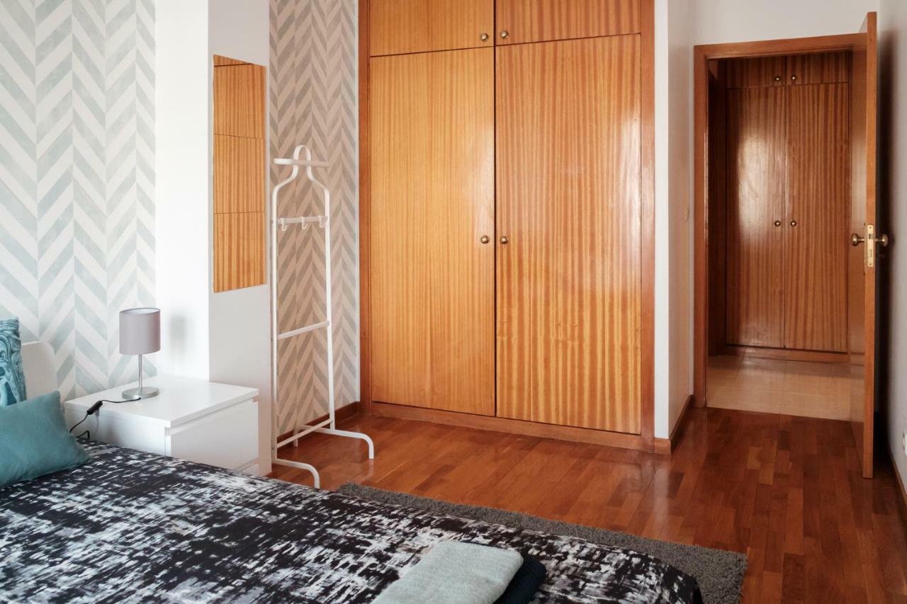 Apartment With Balcony In The Square ปอร์โต ภายนอก รูปภาพ