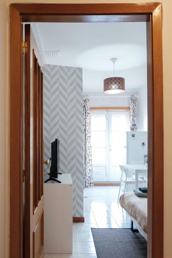 Apartment With Balcony In The Square ปอร์โต ภายนอก รูปภาพ